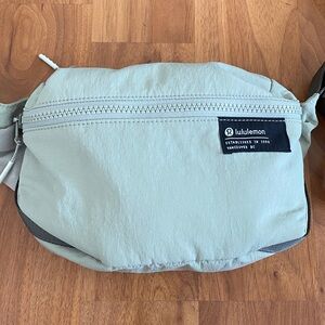 ❤️ Lululemon Clean Lines Belt Bag Raw Linen NWOT